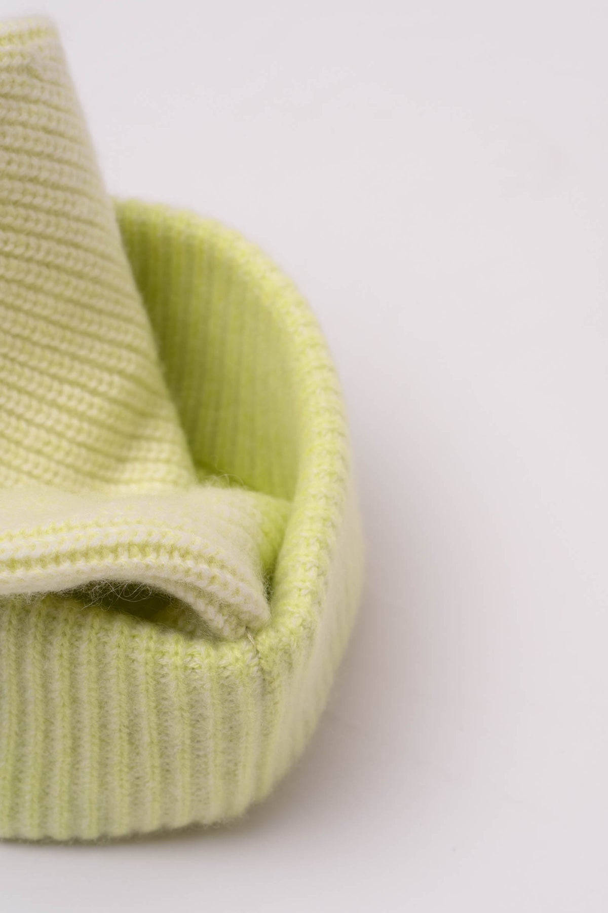 TWO-TONE BEANIE